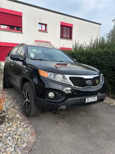 Kia Sorento 2.4 Trend 7 places — SUV familial spacieux, transmission manuelle, traction intégrale — side view