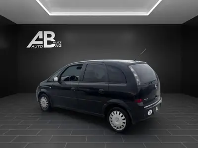 Opel Meriva 1.8i 16V Cosmo — Monospace polyvalent, boîte automatique, sans sinistre — Heckansicht