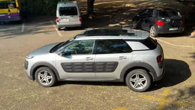 Citroën C4 Cactus 1.6 BlueHDi — Diesel économique, garantie 12 mois, 113'000 km — tableau de bord