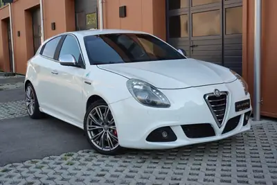 Alfa Romeo Giulietta 1750 TBi Quadrifoglio Verde — Sportive italienne, 235 ch et faible kilométrage — arrière