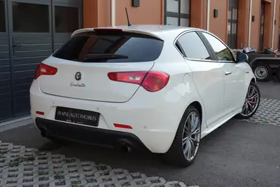 Alfa Romeo Giulietta 1750 TBi Quadrifoglio Verde — Sportive italienne, 235 ch et faible kilométrage — tableau de bord