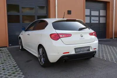 Alfa Romeo Giulietta 1750 TBi Quadrifoglio Verde — Sportive italienne, 235 ch et faible kilométrage — détail