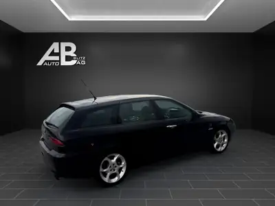 Alfa Romeo 156 Sportwagon 2.4 JTD Ti — Break diesel robuste, 441'000 km, sans sinistre — tableau de bord