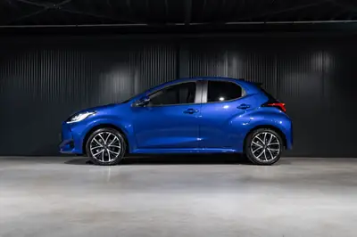 Toyota Yaris 1.5 e-CVT — Citadine hybride économe, quasi neuve avec 50 km au compteur — arrière