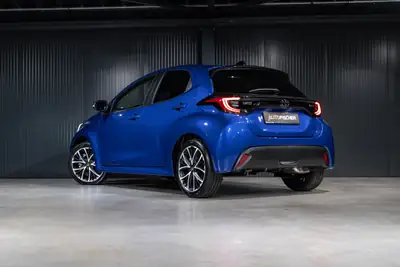 Toyota Yaris 1.5 e-CVT — Citadine hybride économe, quasi neuve avec 50 km au compteur — côté