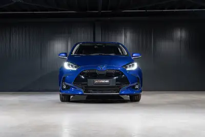 Toyota Yaris 1.5 e-CVT — Citadine hybride économe, quasi neuve avec 50 km au compteur — intérieur