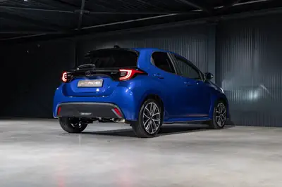 Toyota Yaris 1.5 e-CVT — Citadine hybride économe, quasi neuve avec 50 km au compteur — Miniature 8