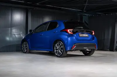 Toyota Yaris 1.5 e-CVT — Citadine hybride économe, quasi neuve avec 50 km au compteur — Miniature 9