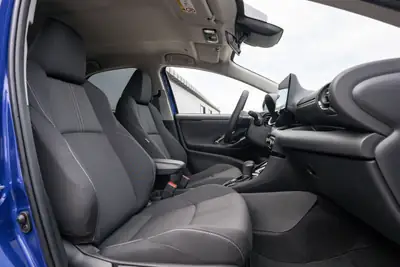 Toyota Yaris 1.5 e-CVT — Citadine hybride économe, quasi neuve avec 50 km au compteur — Miniature 11