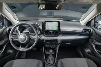 Toyota Yaris 1.5 e-CVT — Citadine hybride économe, quasi neuve avec 50 km au compteur — Miniature 15