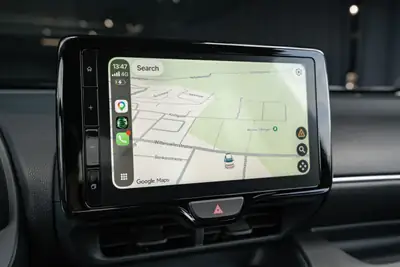 Toyota Yaris 1.5 e-CVT — Citadine hybride économe, quasi neuve avec 50 km au compteur — Miniature 17