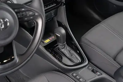 Toyota Yaris 1.5 e-CVT — Citadine hybride économe, quasi neuve avec 50 km au compteur — Miniature 19