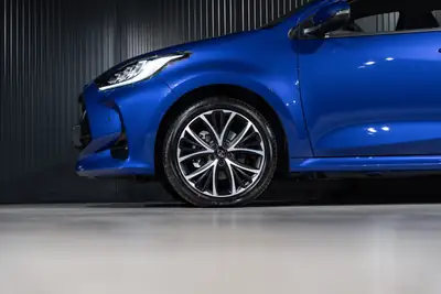 Toyota Yaris 1.5 e-CVT — Citadine hybride économe, quasi neuve avec 50 km au compteur — Miniature 26