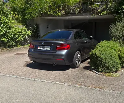 BMW M235i — Coupé sportif 326 ch, faible kilométrage et historique sans sinistre — rear view