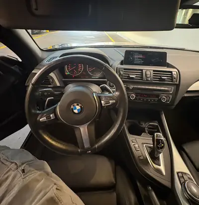 BMW M235i — Coupé sportif 326 ch, faible kilométrage et historique sans sinistre — dashboard