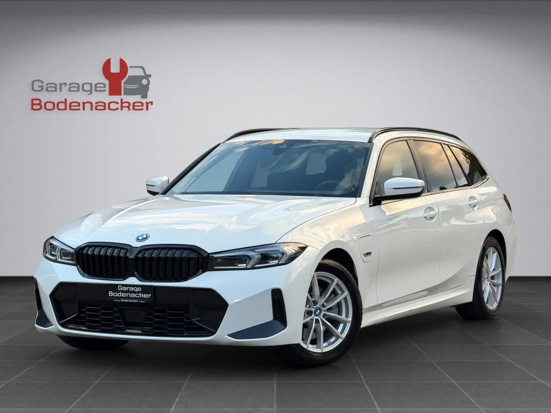 BMW 330e xDrive Touring — Hybride rechargeable performant, 100 000 km, M Sport