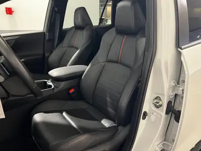 Toyota RAV-4 2.5 Plug-In Hybrid Platinum 2024 — SUV écologique, première main, 21 500 km — vista posteriore