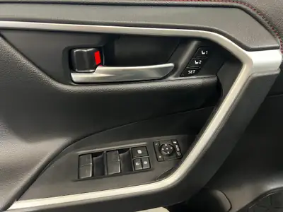 Toyota RAV-4 2.5 Plug-In Hybrid Platinum 2024 — SUV écologique, première main, 21 500 km — Miniatura 13