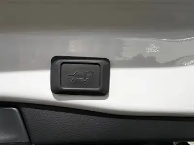 Toyota RAV-4 2.5 Plug-In Hybrid Platinum 2024 — SUV écologique, première main, 21 500 km — Miniatura 17