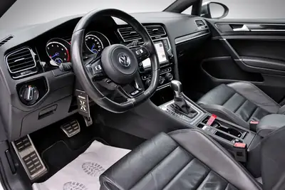 VW Golf 2.0 TSI R 4Motion DSG — 301 ch, berline sportive tout-terrain — Miniature 9