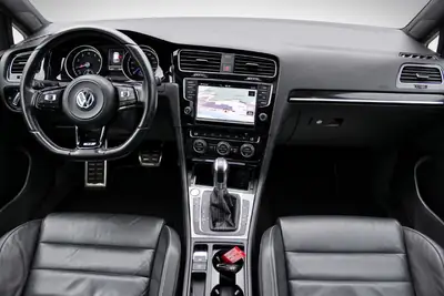 VW Golf 2.0 TSI R 4Motion DSG — 301 ch, berline sportive tout-terrain — Miniature 11