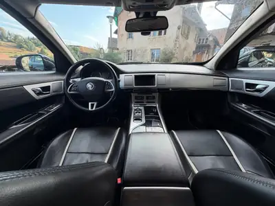 Jaguar XF 3.0 V6 S/C Portfolio AWD — 340 ch, traction intégrale, 86'000 km — Innenraum
