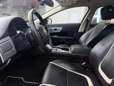 Jaguar XF 3.0 V6 S/C Portfolio AWD — 340 ch, traction intégrale, 86'000 km — Detail