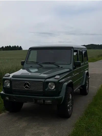 PUCH G 320 — Le légendaire 4x4 Mercedes avec motorisation 211 ch et peinture exclusive — exterior view
