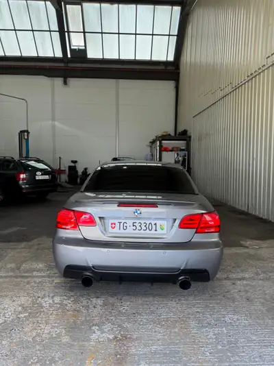 BMW 335i Cabriolet — Sportive découvrable, 306 ch et sans sinistre — interior