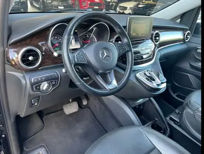 Mercedes-Benz V 250 d BlueTec — Monospace 7 places, diesel efficace, 182 000 km — fianco