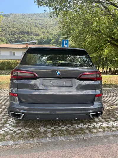 BMW X5 xDrive40d — SUV premium diesel hybride, 48 000 km seulement — interior