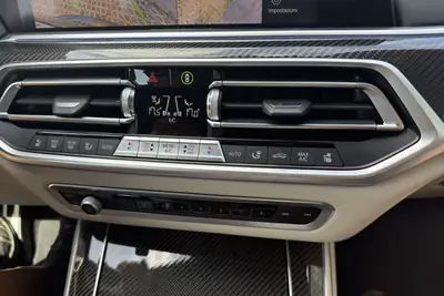 BMW X5 xDrive40d — SUV premium diesel hybride, 48 000 km seulement — Thumbnail 16