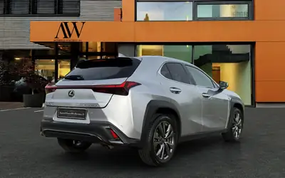 Lexus UX 250h F-Line 2024 — SUV Hybride Compact, Seulement 32'900 km — détail