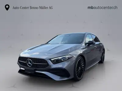 Mercedes-Benz A 250 AMG Line — Berline compacte hybride, 238 ch et transmission sport — côté