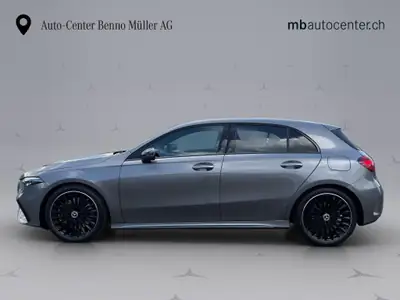 Mercedes-Benz A 250 AMG Line — Berline compacte hybride, 238 ch et transmission sport — arrière