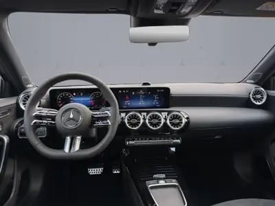Mercedes-Benz A 250 AMG Line — Berline compacte hybride, 238 ch et transmission sport — Miniature 14
