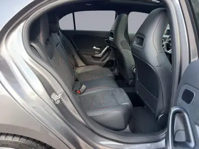 Mercedes-Benz A 250 AMG Line — Berline compacte hybride, 238 ch et transmission sport — Miniature 18