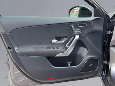 Mercedes-Benz A 250 AMG Line — Berline compacte hybride, 238 ch et transmission sport — Miniature 16