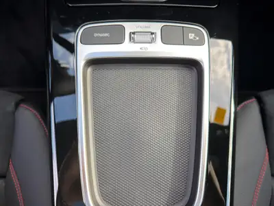 Mercedes-Benz A 250 AMG Line — Berline compacte hybride, 238 ch et transmission sport — Miniature 21