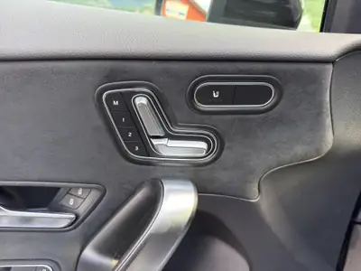 Mercedes-Benz A 250 AMG Line — Berline compacte hybride, 238 ch et transmission sport — Miniature 20
