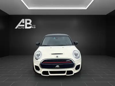 MINI Cooper John Cooper Works Steptronic — 231 ch dynamiques, blanc métallisé, 143000 km — vue extérieure