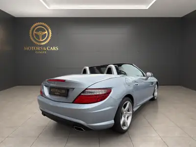 Mercedes-Benz SLK 200 Sport Star — Cabriolet élégant, moteur 184 ch, très bon état — intérieur