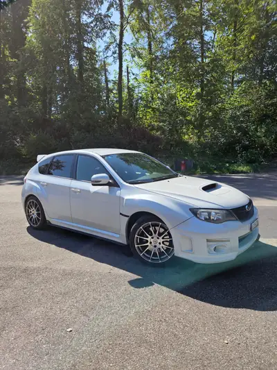 Subaru WRX STI 2012 — Berline sportive mythique, 301 ch et transmission manuelle — Außenansicht