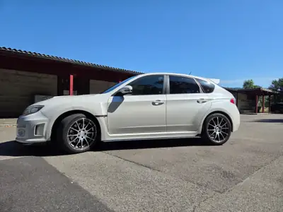 Subaru WRX STI 2012 — Berline sportive mythique, 301 ch et transmission manuelle — Innenraum