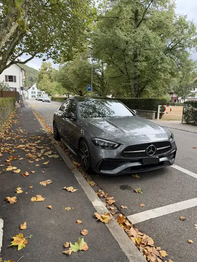 Mercedes-Benz C 200 AMG Line 4Matic — Berline premium hybride légère, 80'000 km — côté