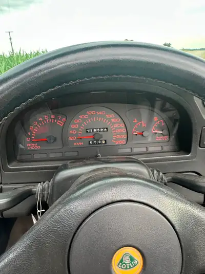 Lotus Elan SE Turbo 1991 — Cabriolet sportif iconique, turbo 160 ch — Miniature 8