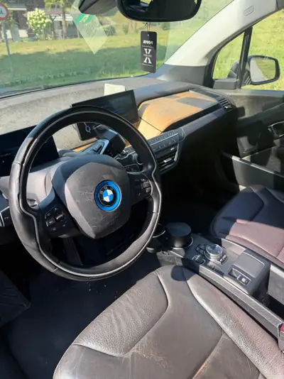 BMW i3 E-Motor 60 Ah — Citadine électrique innovante, 191'000 km — interior