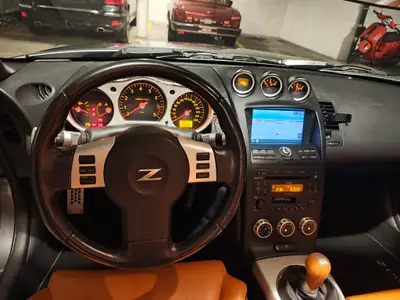 Nissan 350 Z 3.5 V6 — Cabriolet sportif légendaire, 86 500 km — tableau de bord