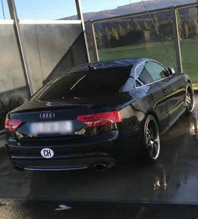 Audi S5 4.2 V8 FSI Quattro — Coupé sportif haute performance, 184'000 km — vue extérieure