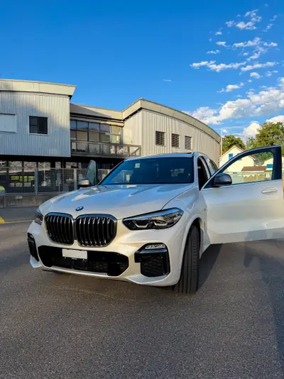 BMW X5 M50i xDrive 2021 — SUV premium 530 ch, état impeccable, faible kilométrage — exterior view